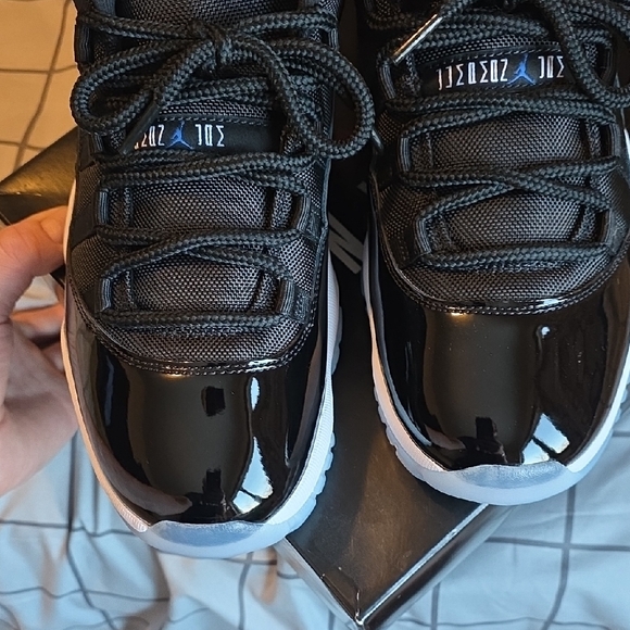 Nike Air Black and White Low-Top Sneakers main image 13
